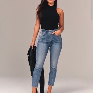 Abercrombie Curve Love High rise Mom Jeans